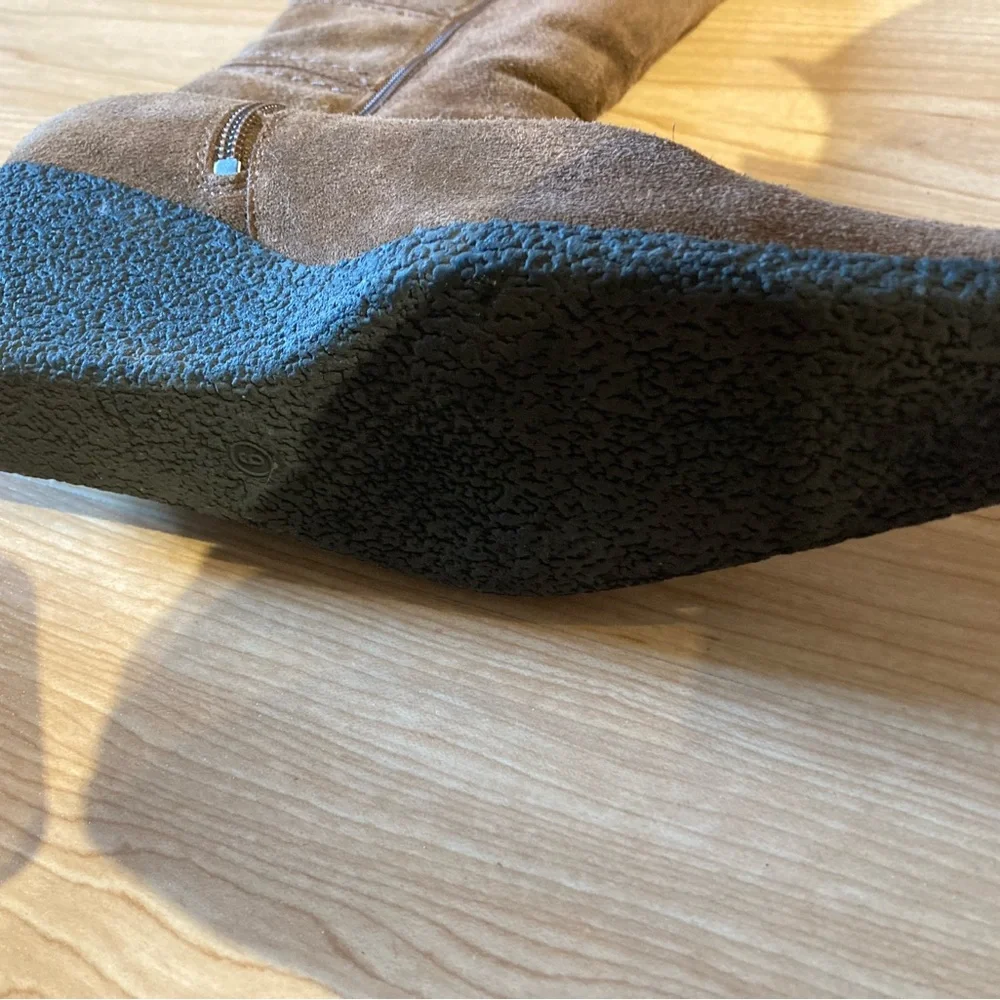 Free with purchase - Predictions Brown Suede Wedge Boots - Picture 5 of 8